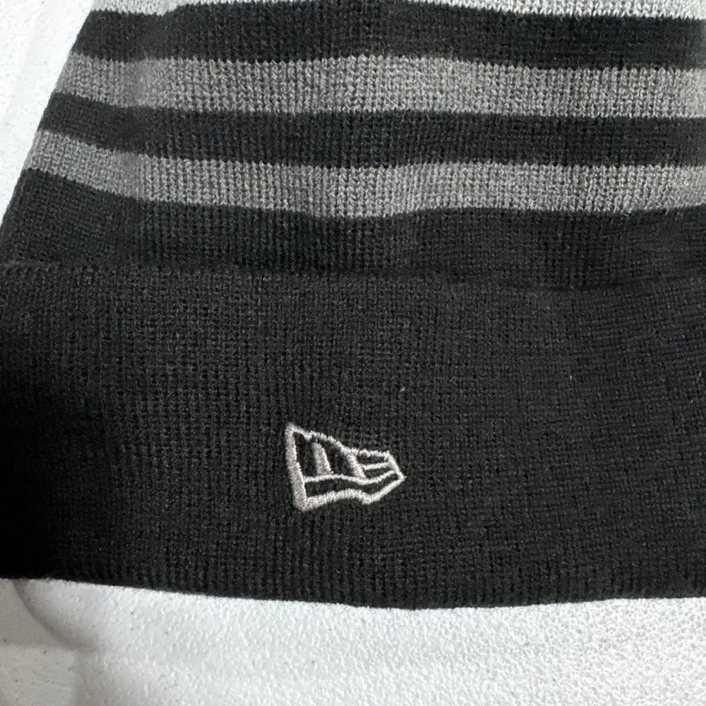 New Era Hardwood Chicago Bulls Hat Beanie Windy City Pom Pom Beanie Black Gray